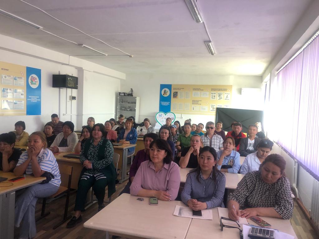 “Б. Момышұлы атындағы N34 жалпы орта білім беретін мектебі”КММ-де қыркүйек айында 2023ж. Сыбайлас жемқорлықтықтын алдын алу мақсатында мұғалімдер ұжымымына, ата- аналарға “Заңсыз ақша жинамау”, “ешқандай сыйлықтар сыйламау, алмау” туралы алдын алу жұ